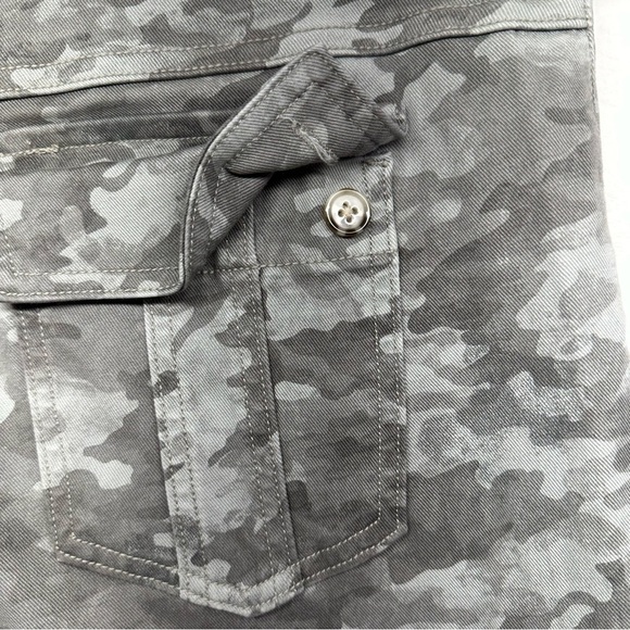 SPANX CAMO CARGO PANTS SIZE XL - Picture 11 of 11